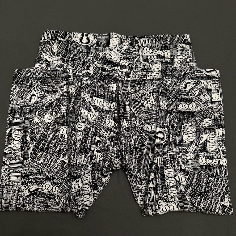 Lululemon Athletica logo Patterned Capris